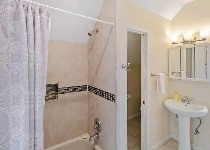 Great For Families Dt Near Naval Base *