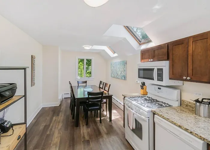 Great For Families Dt Near Naval Base Apartment *