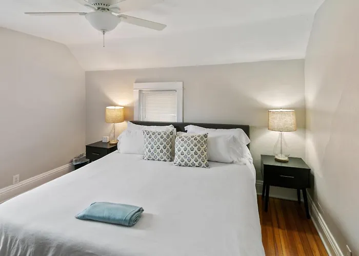 Great For Families Dt Near Naval Base