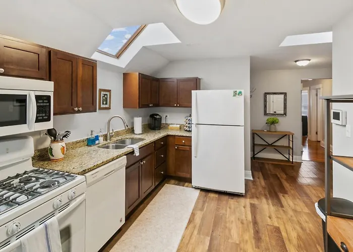 Great For Families Dt Near Naval Base Apartment Libertyville
