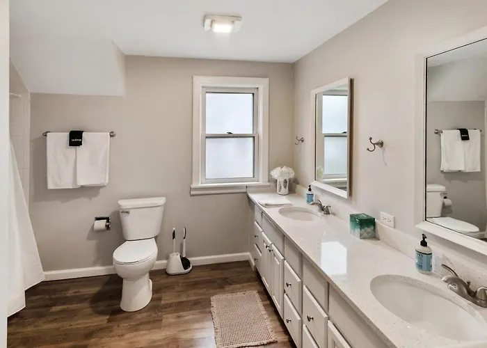 Great For Families Dt Near Naval Base * Libertyville