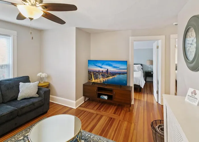 Great For Families Dt Near Naval Base Apartment