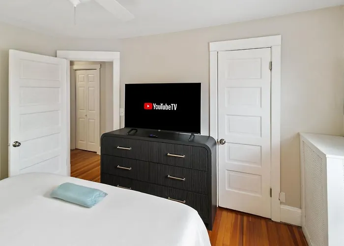 Great For Families Dt Near Naval Base Apartment Libertyville